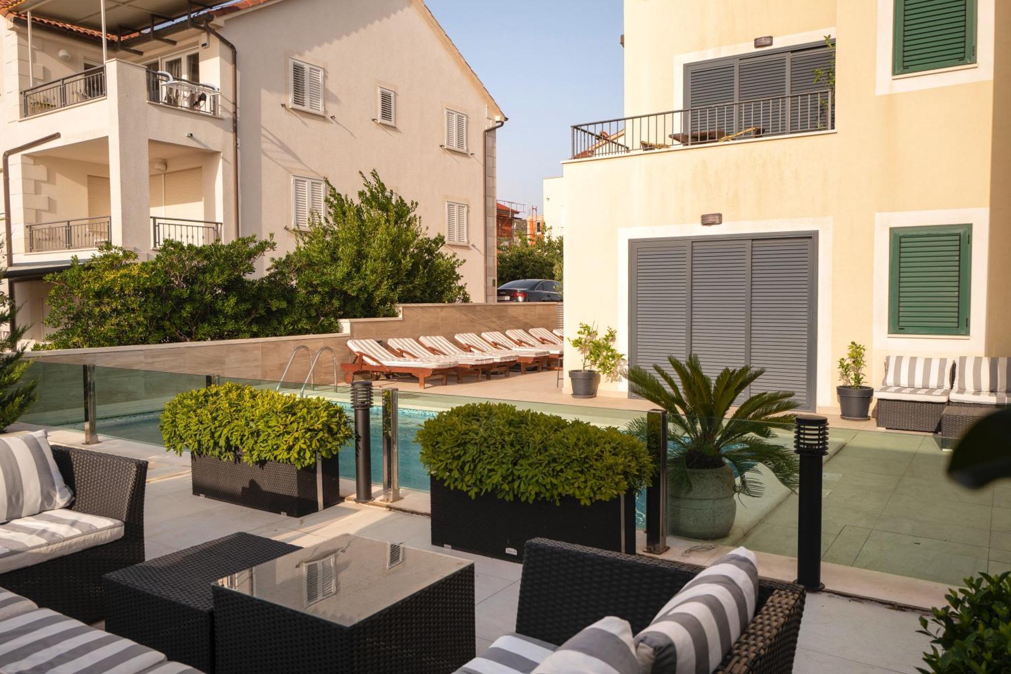 Villa Royale With Pool Hvar Town Extérieur photo